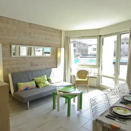 Luxurious With Swimming Pool Amidst The Rhone Alps Appartamento